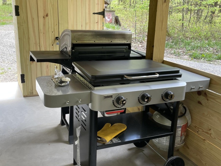Flat top griddle and Fridge